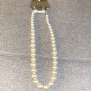 Elegant Cream Pearl Necklace
